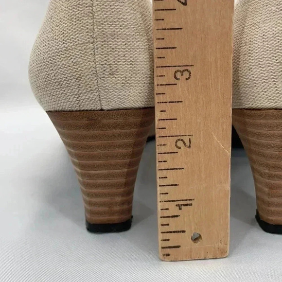 Nina Slip On Heels 8.5M Cream 2.5” Kitten Heel Closed Toe Vintage - Picture 8 of 13